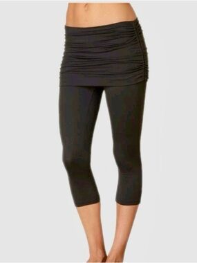 Prana Cassidy Black Ruched Mini-Skirt Capri